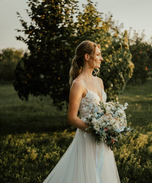 Míša, elegance v sadech