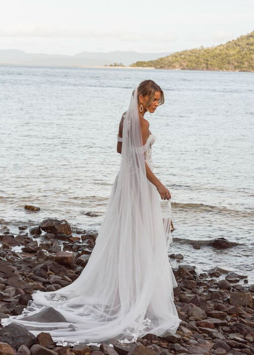 Přidání závoje může výrazně změnit styl | Jak vybrat dokonalý svatební závoj pro váš svatební den?