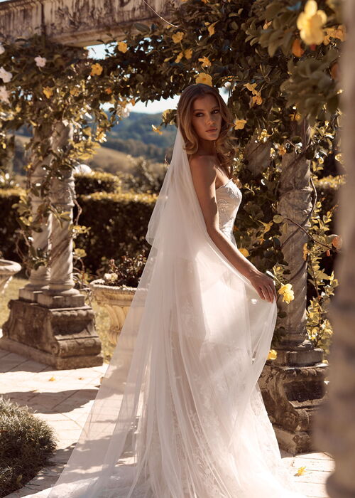 Závoje jako hluboce ctěná tradice | Jak vybrat dokonalý svatební závoj pro váš svatební den?