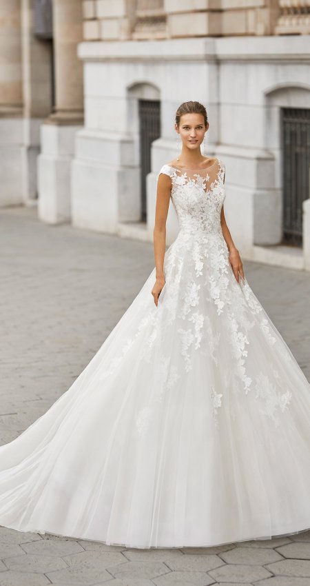 Krajkové svatební šaty Luna Novias Floyd
